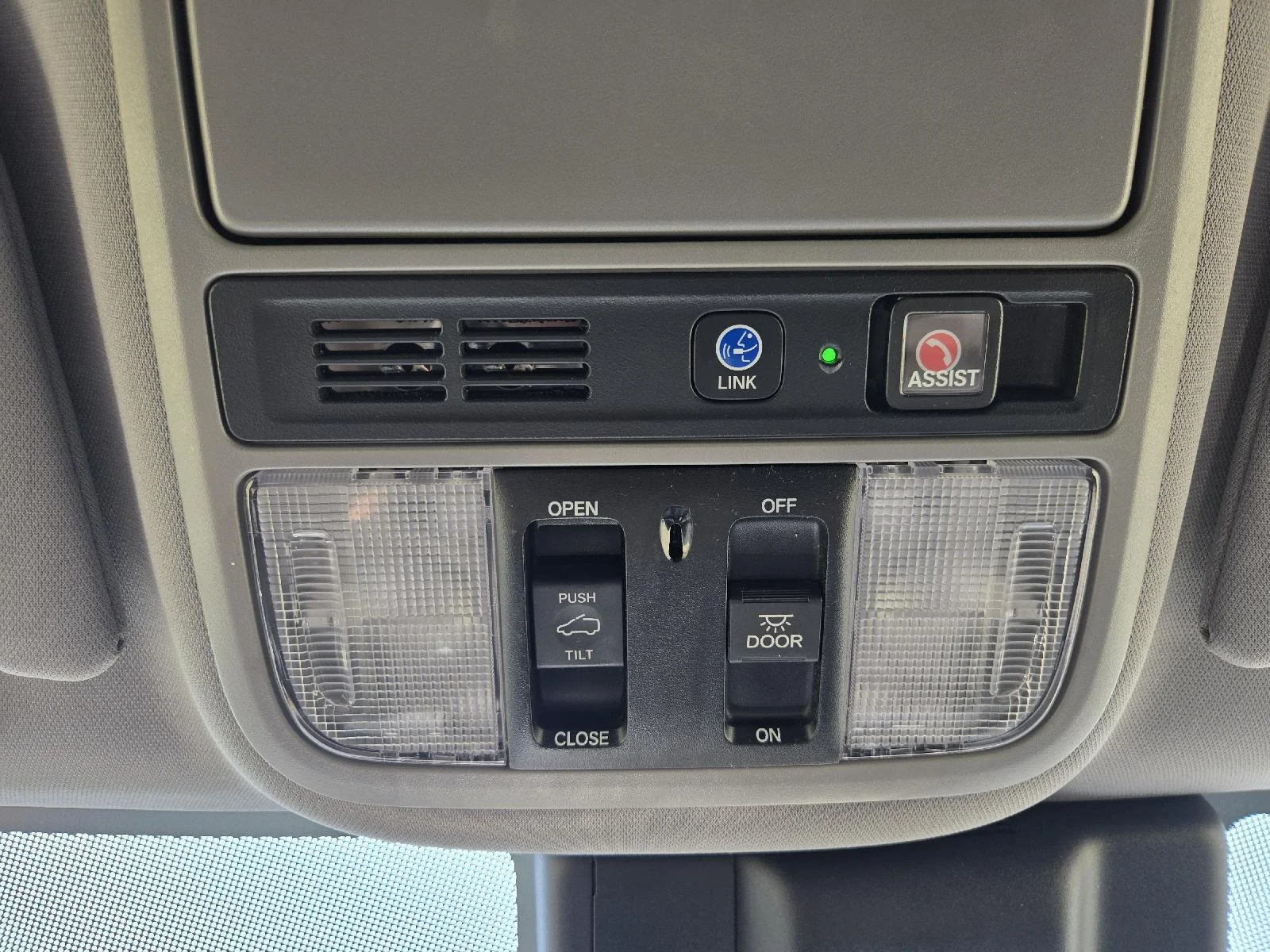 Used 2020 Pacific Pewter Metallic Honda Elite image 22