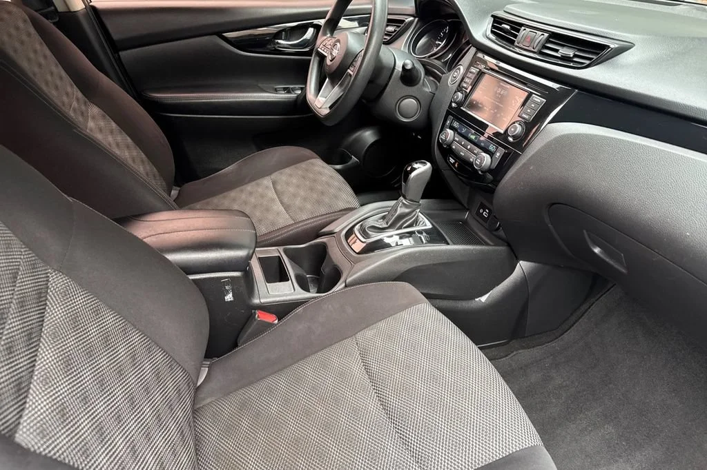 2020 Nissan Rogue Sport SV - Photo 16