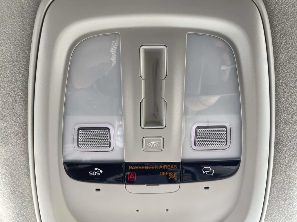 Certified Used 2023 Crystal White Volvo Ultimate image 22