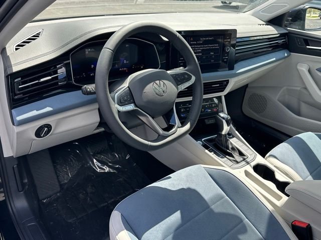 New 2026 Deep Black Pearl Volkswagen 1.5T SE image 32