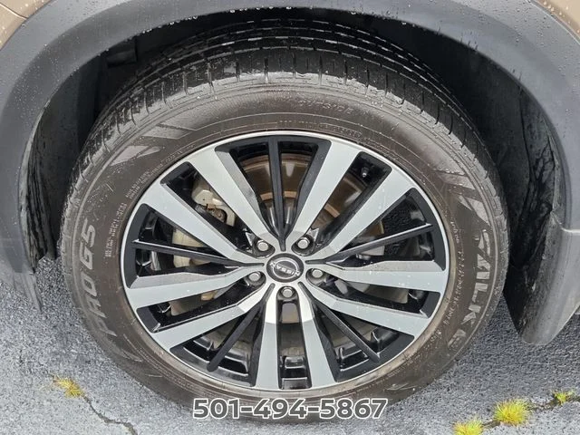 Used 2023 Black Nissan Platinum image 18