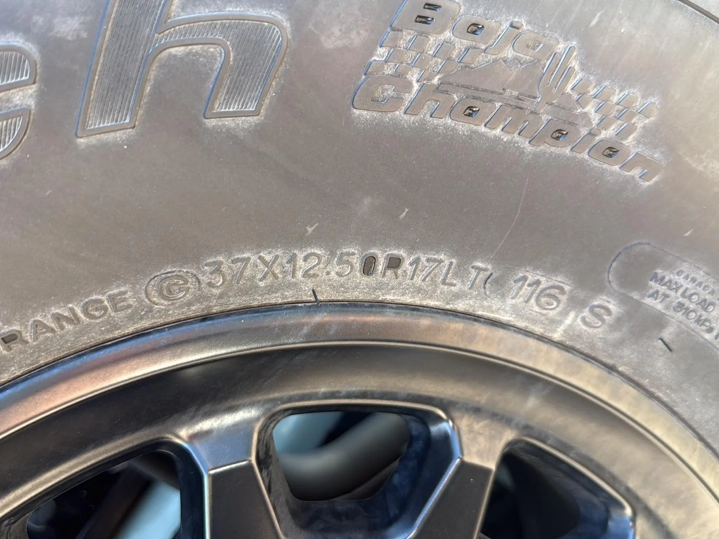 Used 2024 Earl Clearcoat Jeep Rubicon image 26