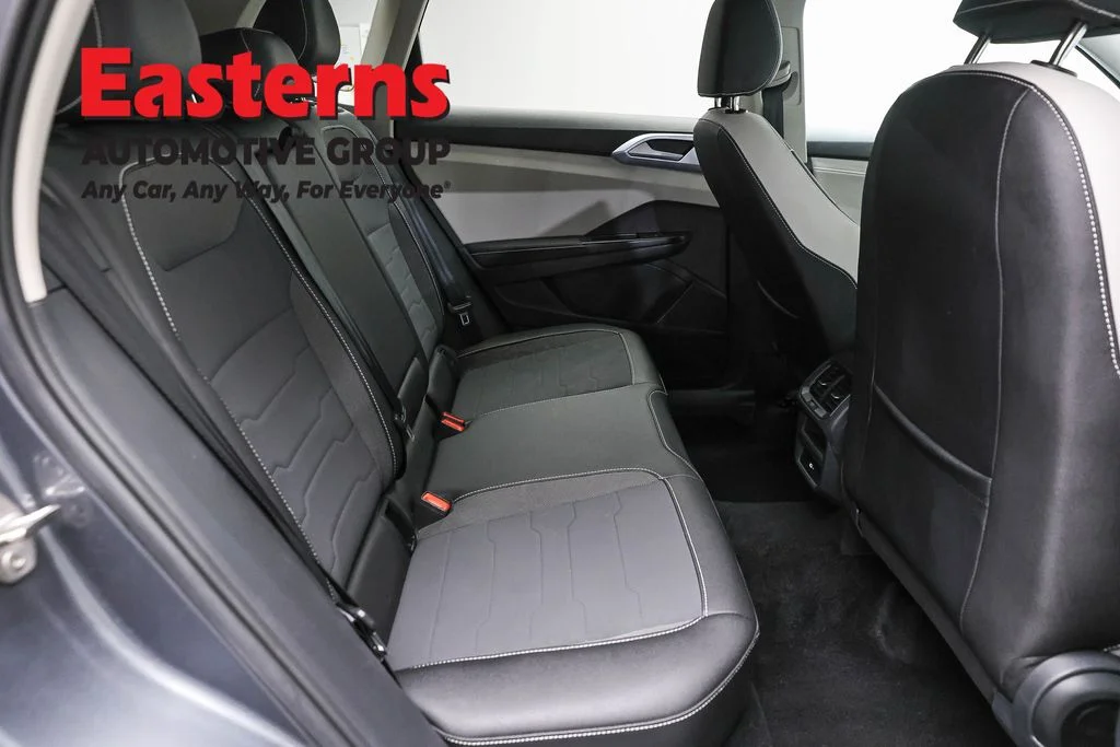 Used 2025 Gray Volkswagen 1.5T SE image 23