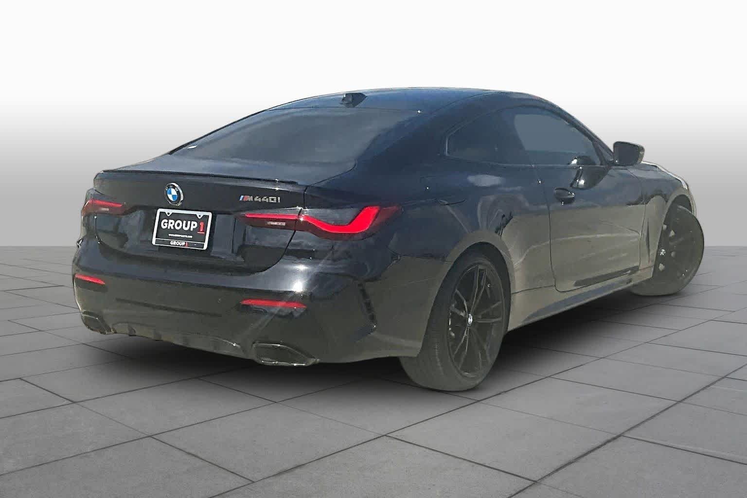 Used 2024 Black Sapphire Metallic BMW M440i image 11