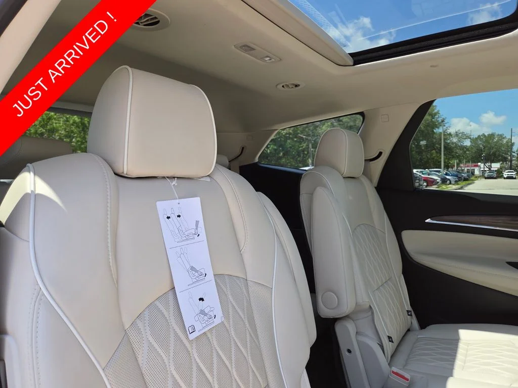 Used 2023 White Buick Avenir image 18