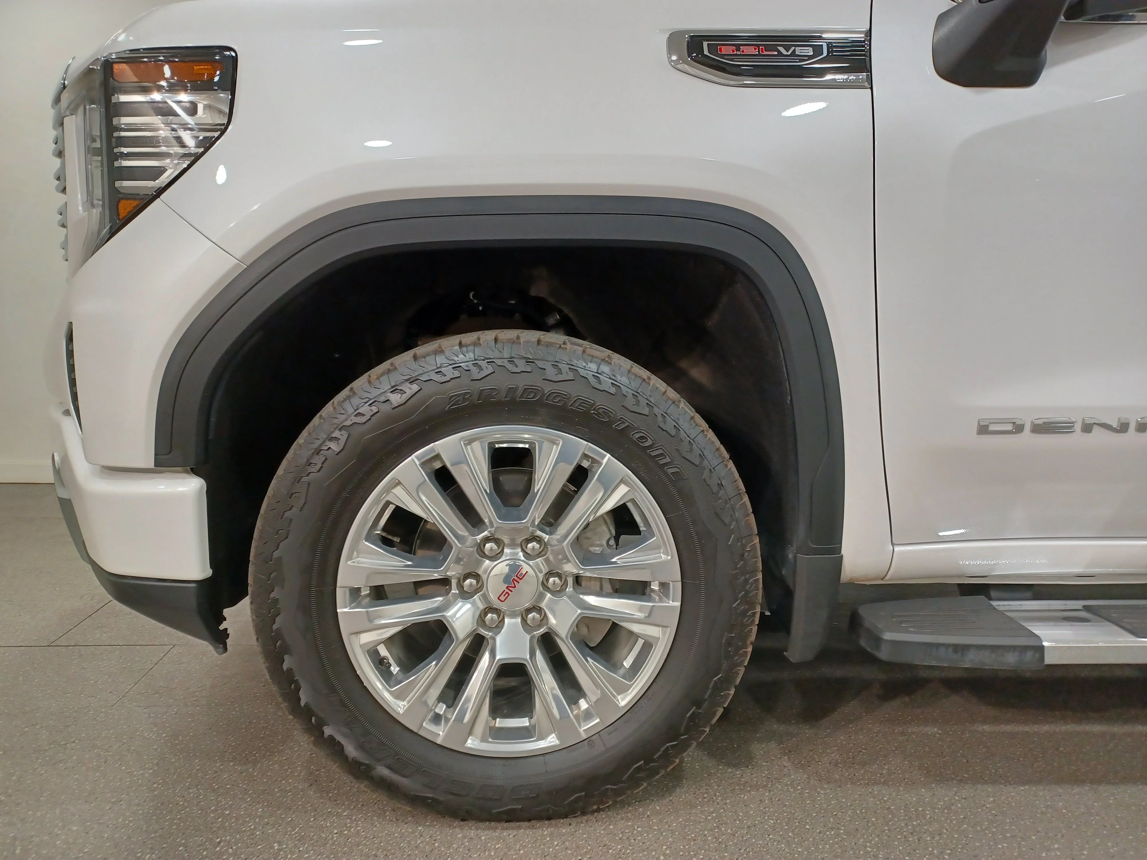 Used 2025 White Frost Tricoat GMC Denali 4WD*6.2L V8 | Adaptive Cruise | Remote Start | Nav | 360 Cam | Cooled Leather | Sunroof image 20
