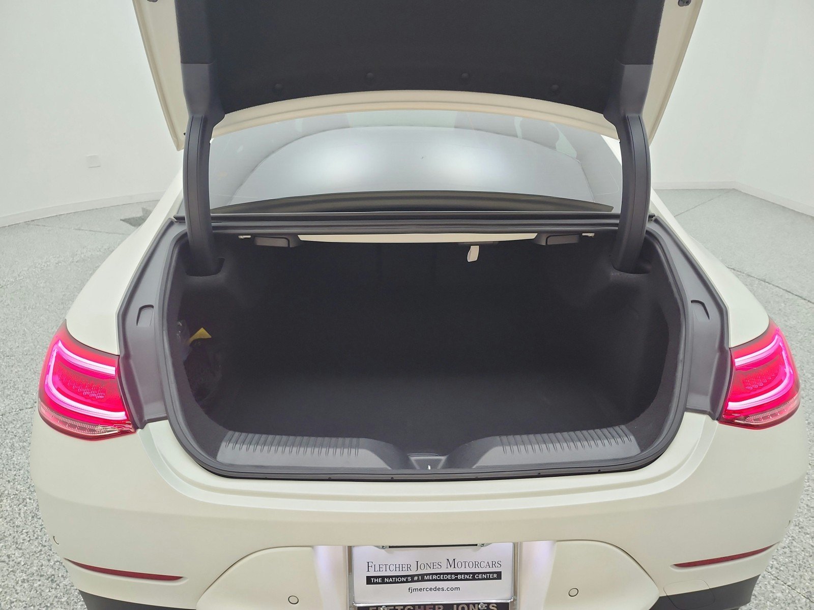 Used 2022 designo Manufaktur Cashmere White Magno Mercedes-Benz CLS 450 4MATIC® Coupe image 18