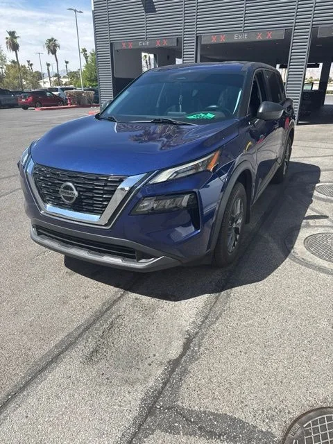 Used 2021 Caspian Blue Metallic Nissan S image 1