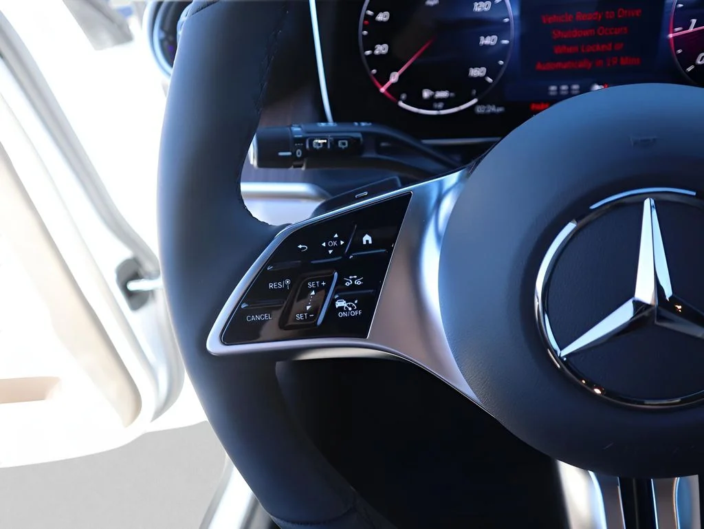 Used 2026 Polar White Mercedes-Benz GLC 300 image 36