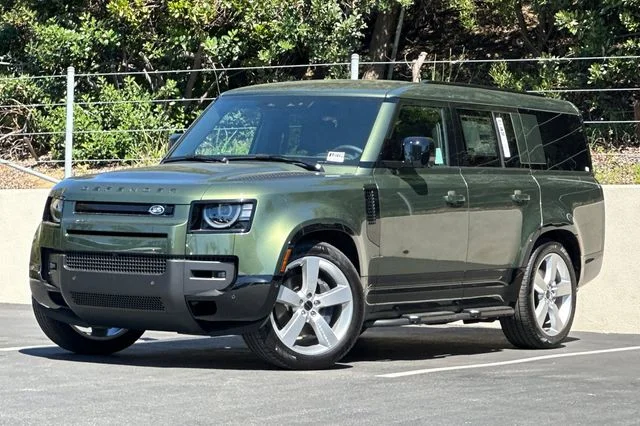 2026 Land Rover Defender 130 X-Dynamic SE P400's photo