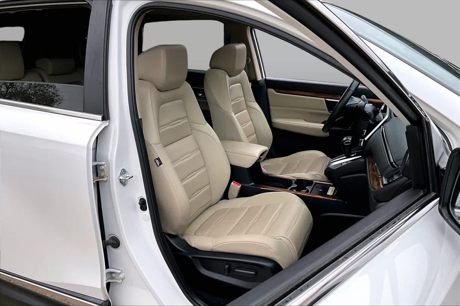 Certified Used 2021 Platinum White Pearl Honda Touring image 9