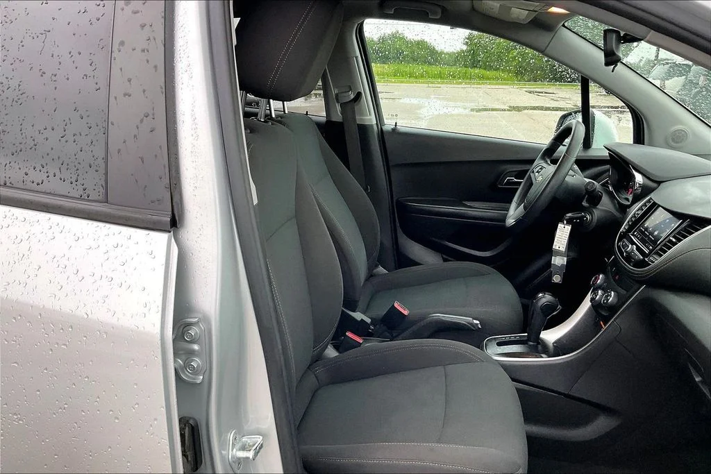 Used 2022 Silver Chevrolet LS image 30