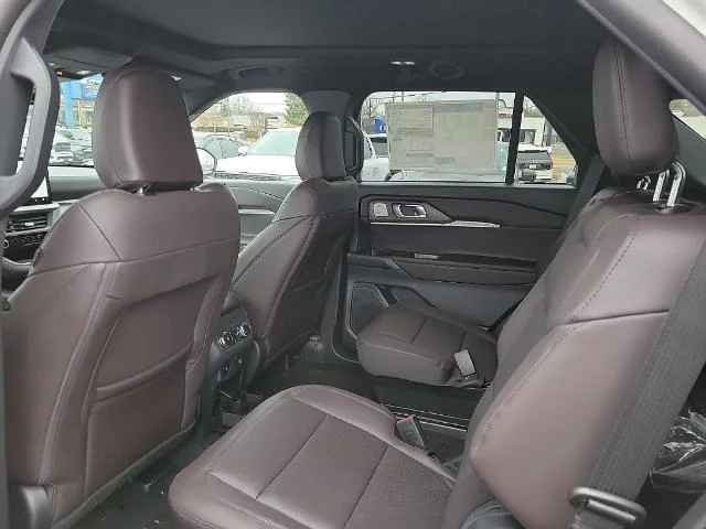 New 2026 Star White Metallic Tri-Coat Ford Platinum™ image 10