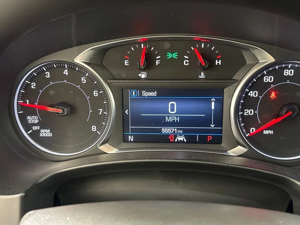 Used 2024 White GMC SLE image 34