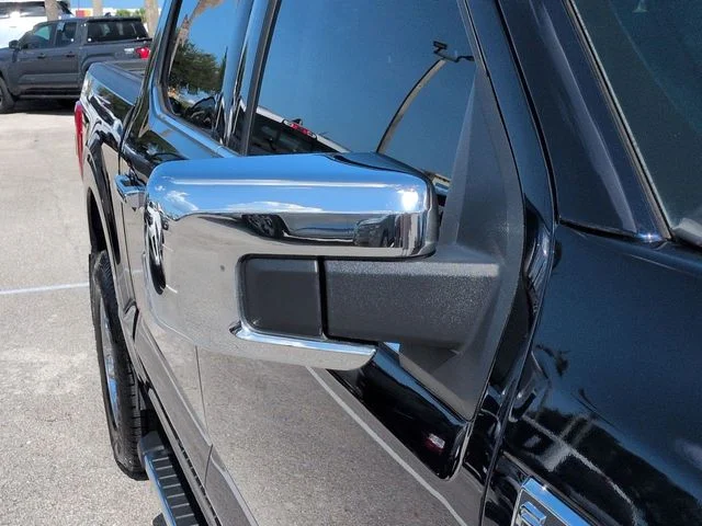 Used 2022 Blue Metallic Ford Lariat image 12