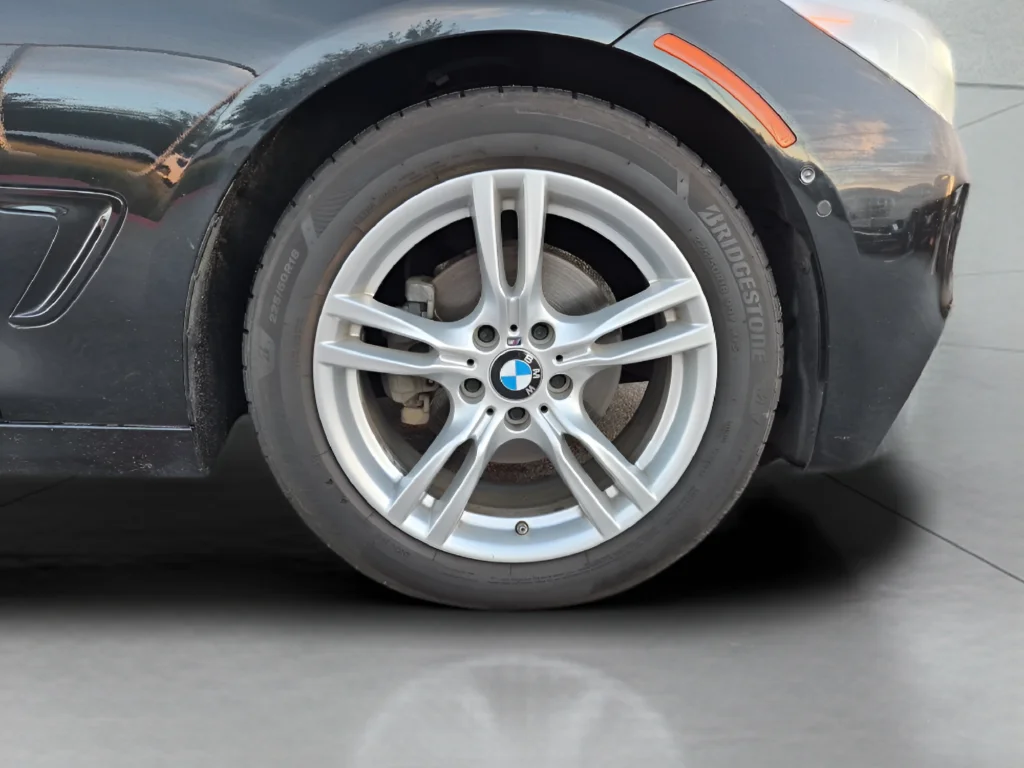 Used 2018 Black BMW 330 Gran Turismo i xDrive image 13