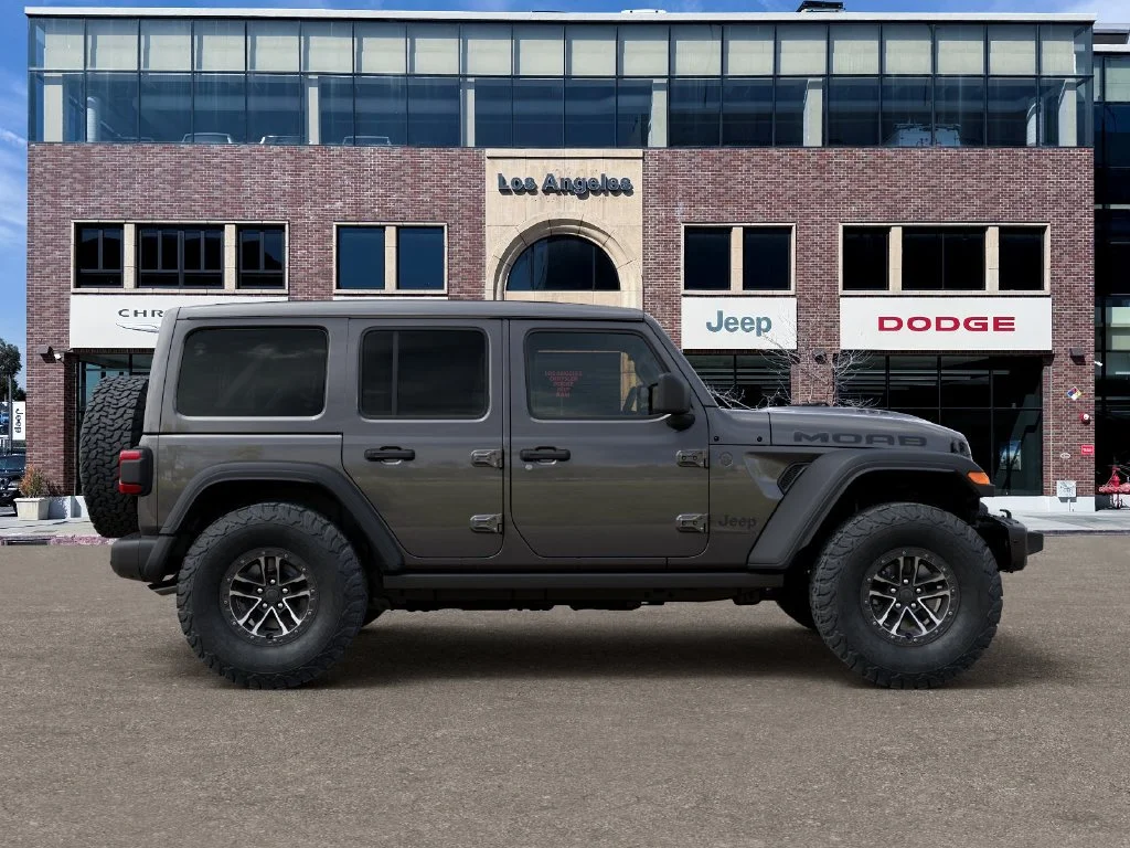 New 2026 Granite Crystal Metallic Clear-Coat Exterior Paint Jeep Moab 392 image 21