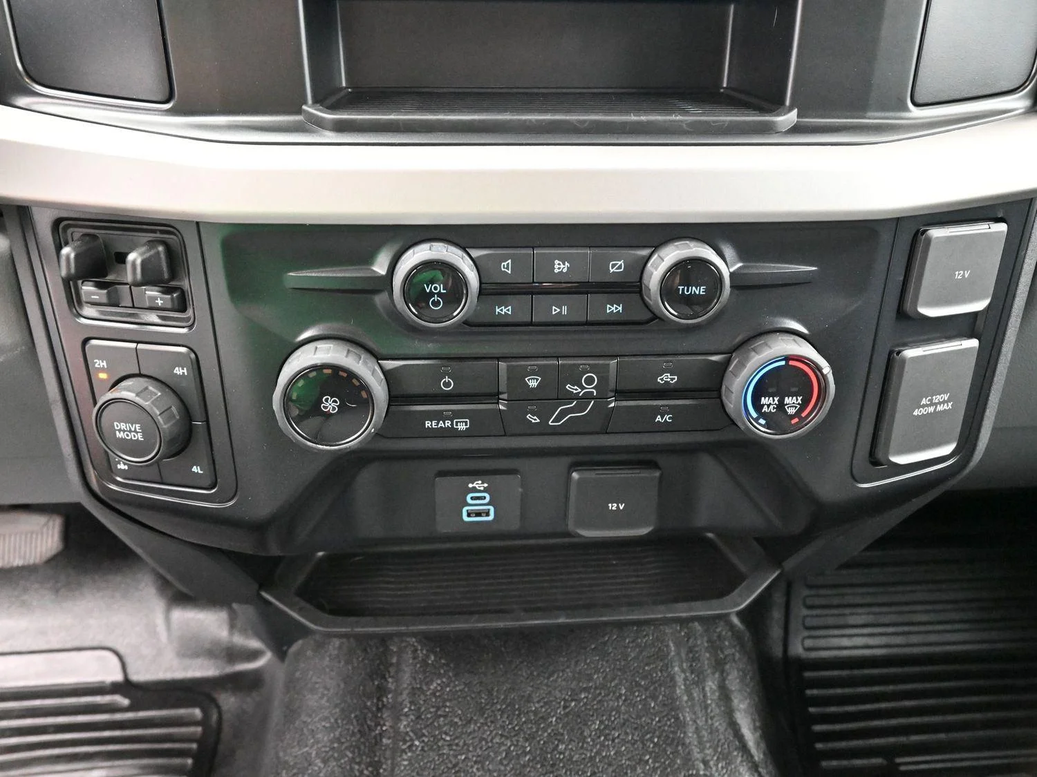 Used 2024 Black Ford XL image 21