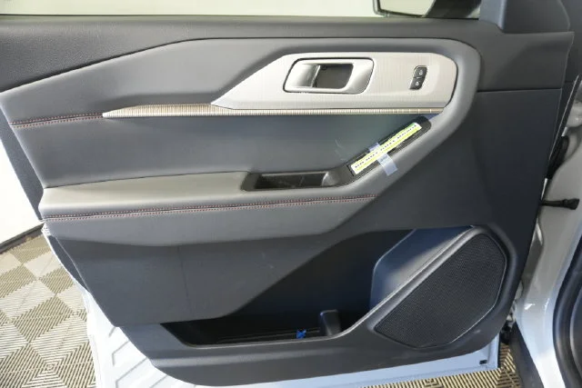 New 2027 Avalanche Gray Ford Active image 23