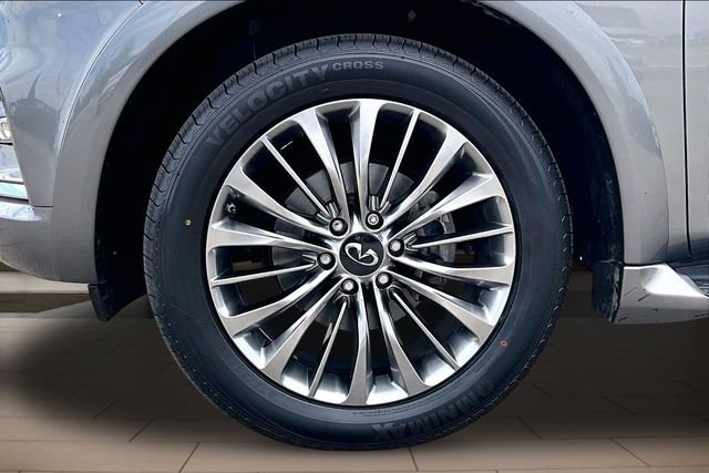 Used 2020  INFINITI  image 9