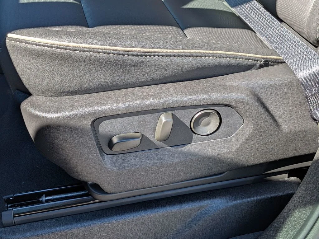 2026 Chevrolet Suburban Premier - Photo 18