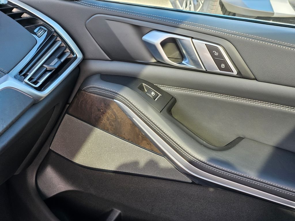 Used 2022 Dravit Grey Metallic BMW M50i image 35