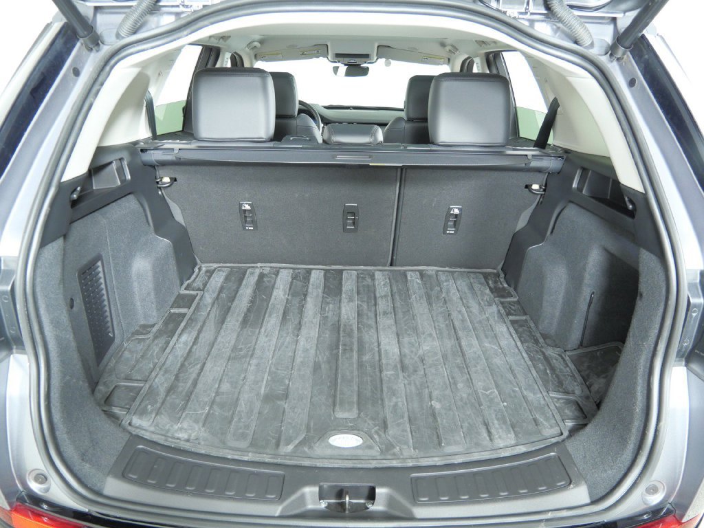 Used 2024 Gray Land Rover S image 28