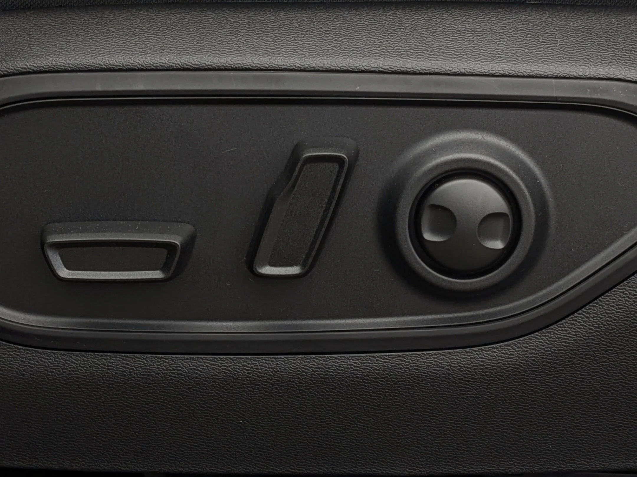 New 2026 Black Jeep Laredo - - Hybrid - Mopar Interior Protection Pkg - Adaptive Cruise - 12.3 Display & More! image 13
