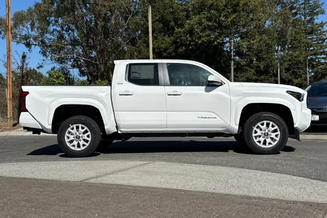 New 2026 Ice Cap Toyota  SR5 image 3