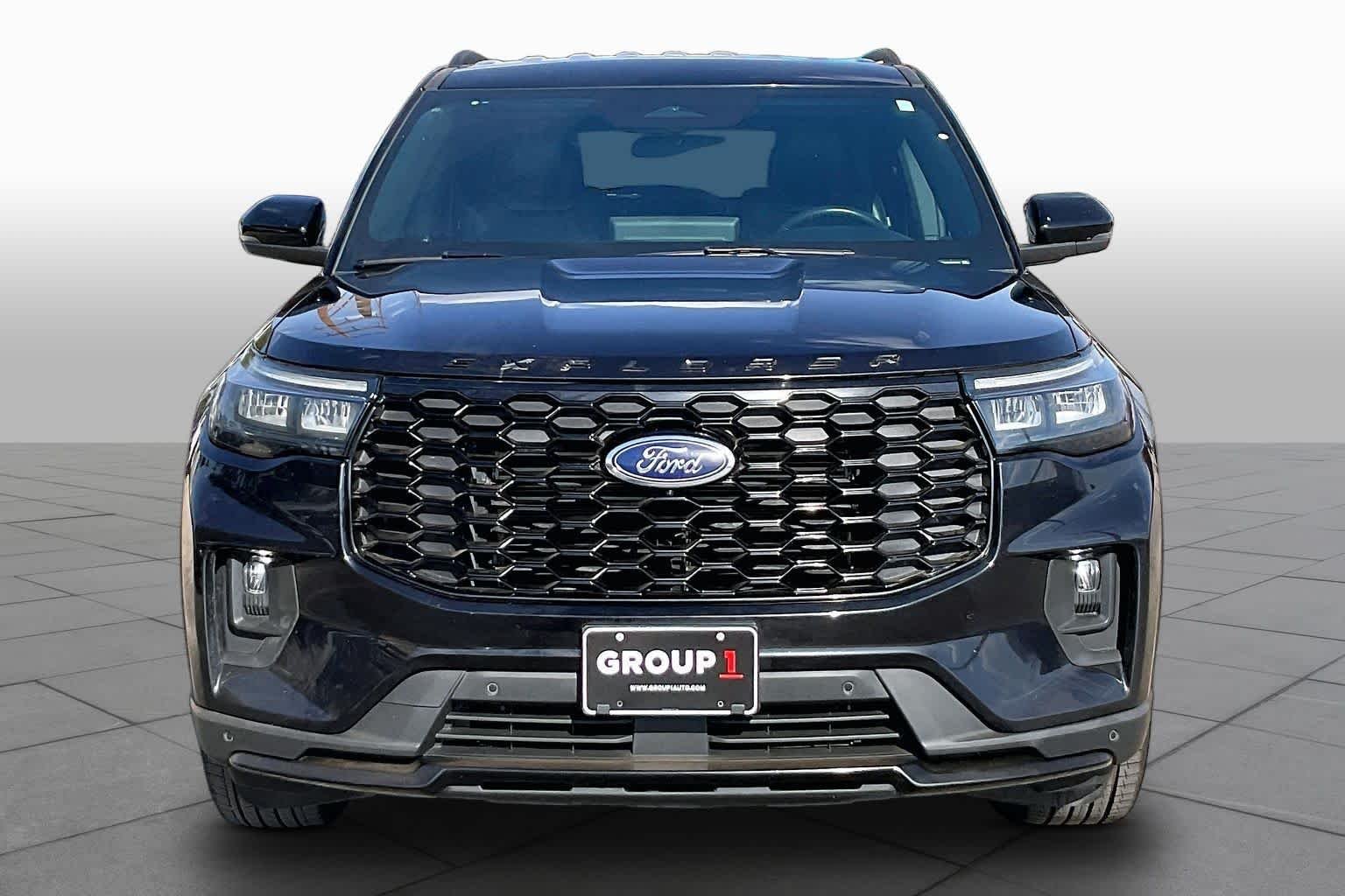 Used 2025 Agate Black Ford ST-Line image 4