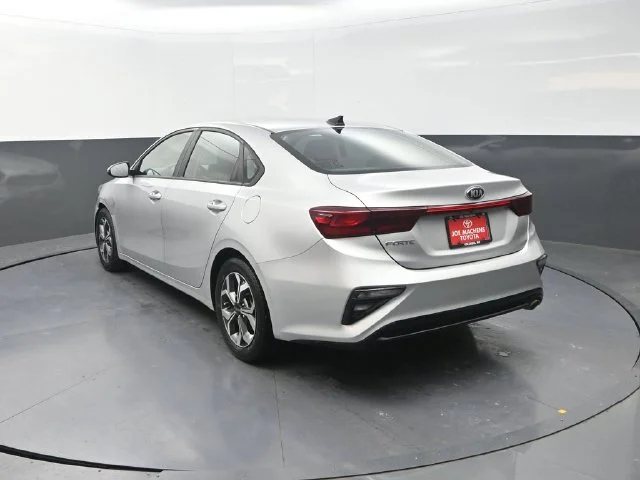 Used 2021 Silver Kia LXS image 6