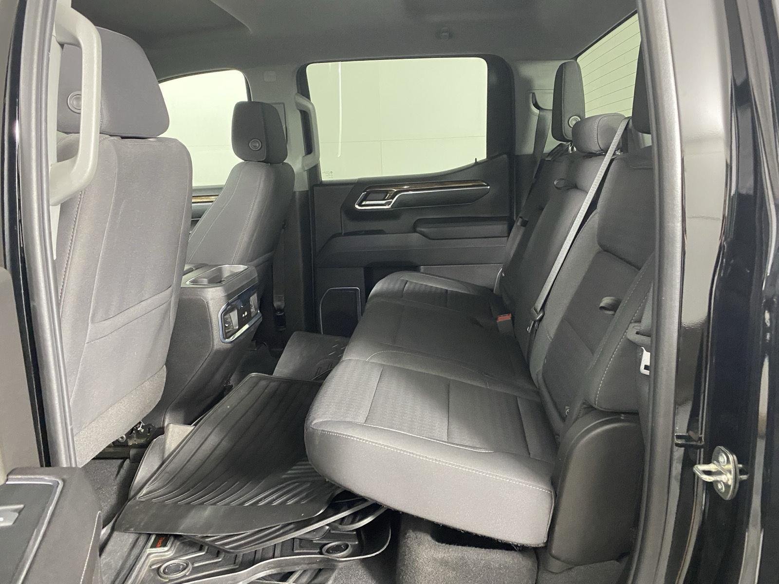 Used 2023 Onyx Black GMC Elevation image 21