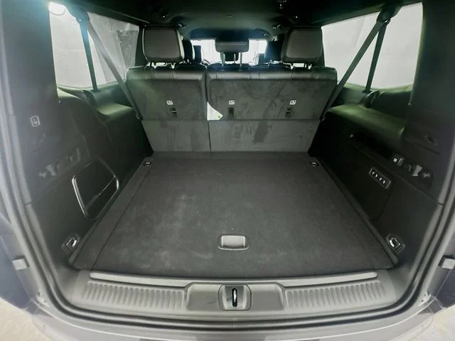 New 2026 Baltic-Gray Metallic Clear-Coat Exterior Paint Jeep Grand Wagoneer image 35