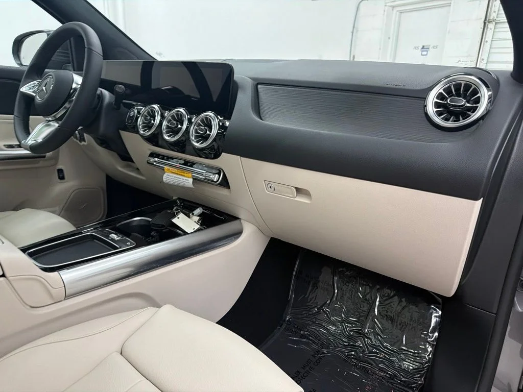 New 2026 Gray Mercedes-Benz GLA 250 image 29
