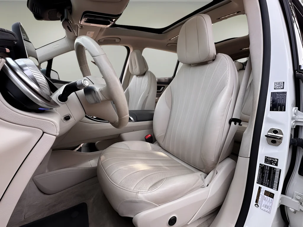 Used 2023 White Mercedes-Benz 450 image 6