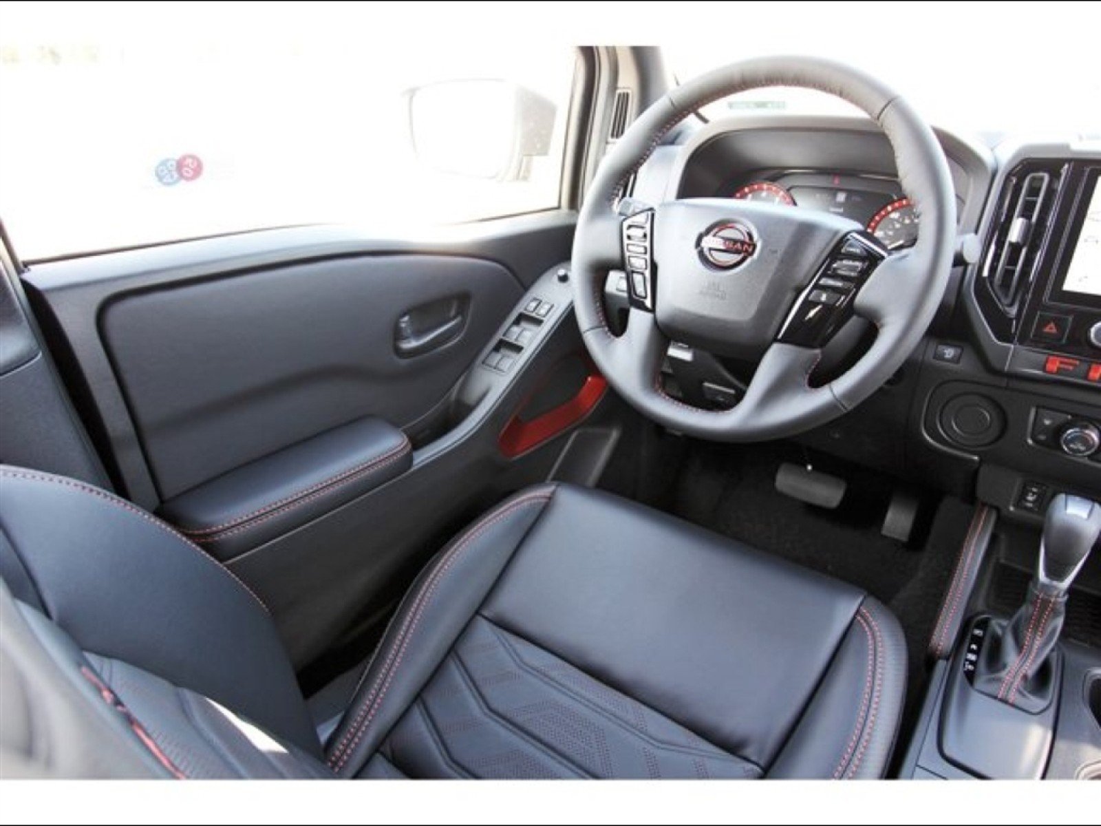 2026 Nissan Frontier Crew Cab PRO-X® - 8