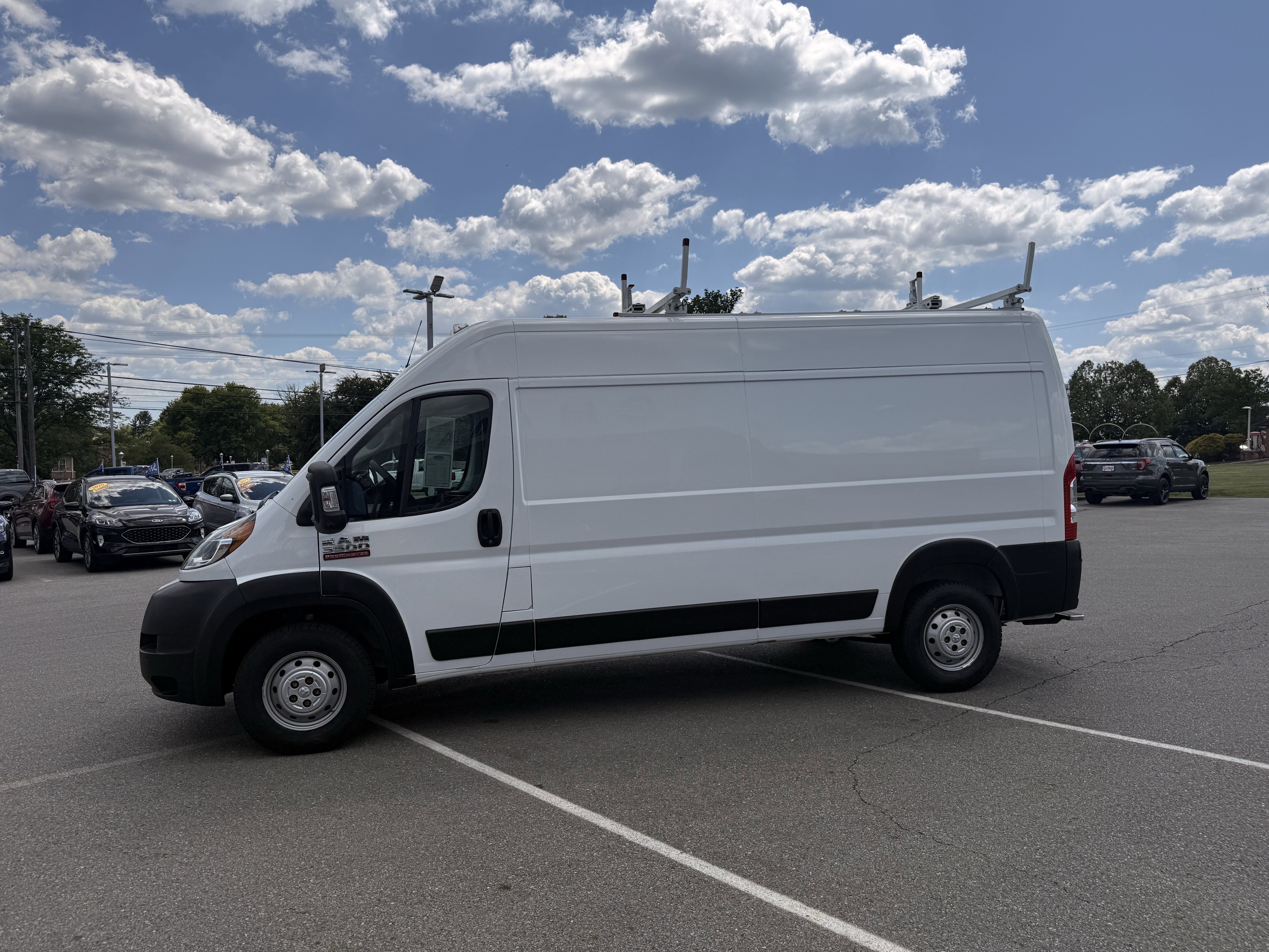 Used 2022 White Ram High Roof image 4