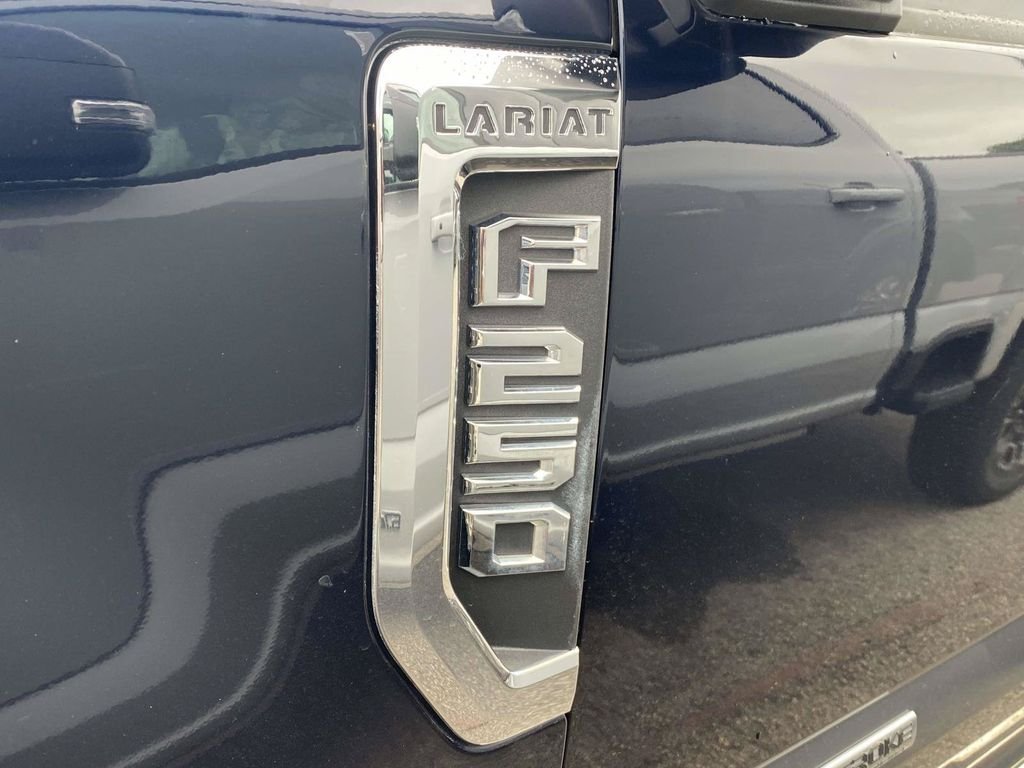 Used 2022 Antimatter Blue Metallic Ford Lariat image 4