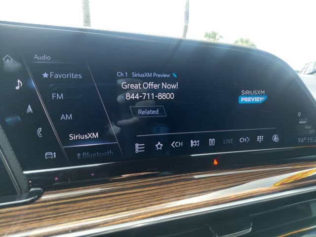 Used 2022 CRYSTAL WHITE TRICOAT Cadillac Luxury image 25