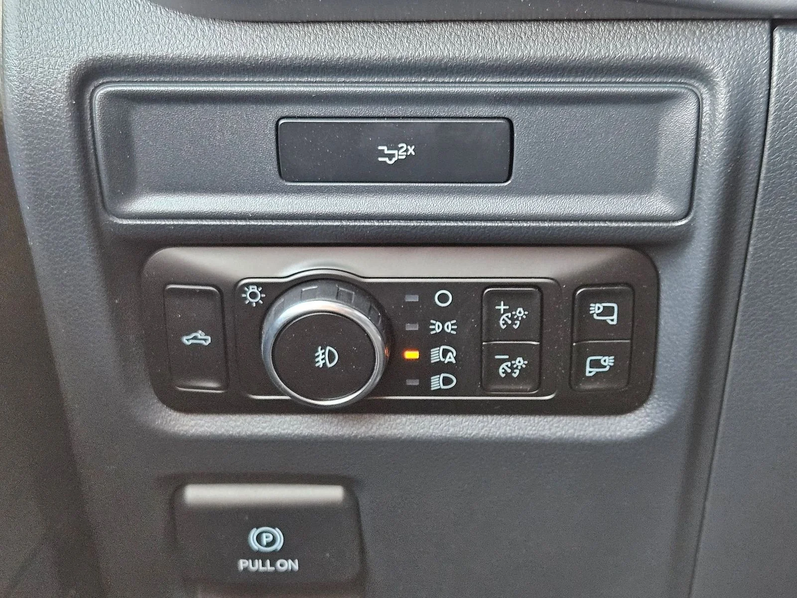 New 2026 Avalanche Ford XLT image 15