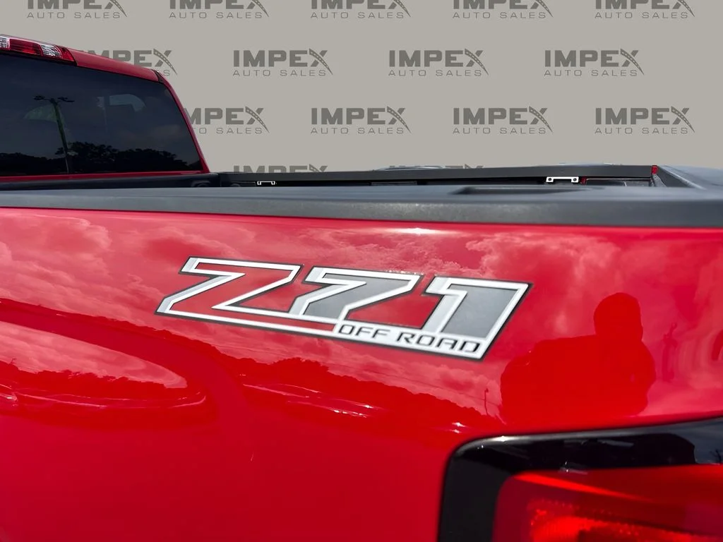 Used 2017  Chevrolet LT image 21
