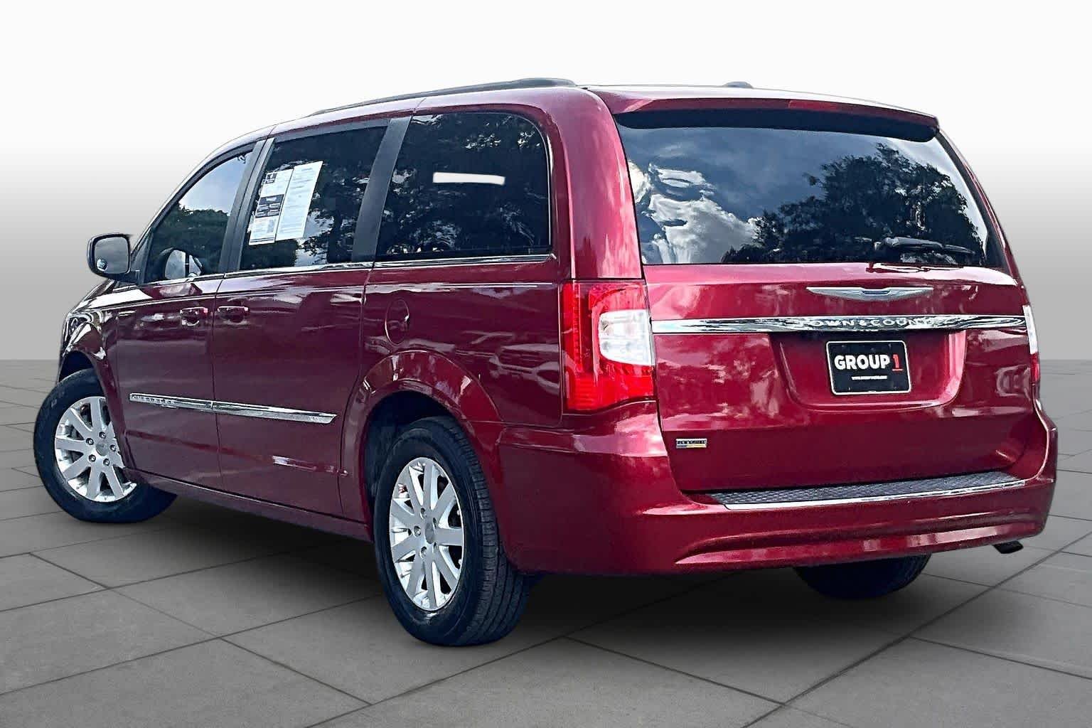 Used 2016 Deep Cherry Red Crystal Pearlcoat Chrysler Touring image 12