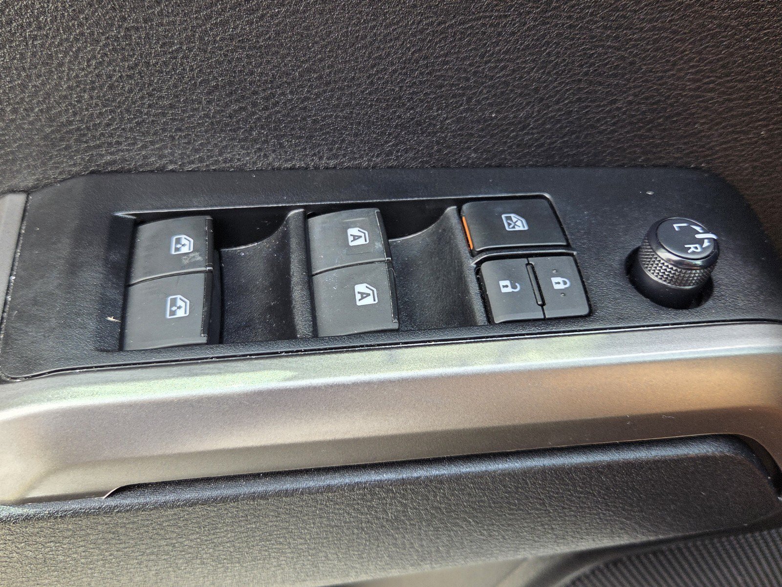 Used 2023 Ice Toyota SR5 image 13