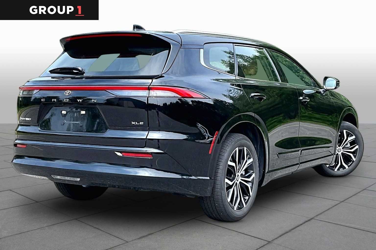 Used 2025 Black Toyota XLE image 13