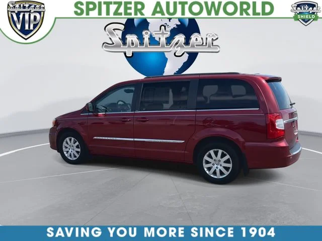 Used 2013 Red Chrysler Touring image 7