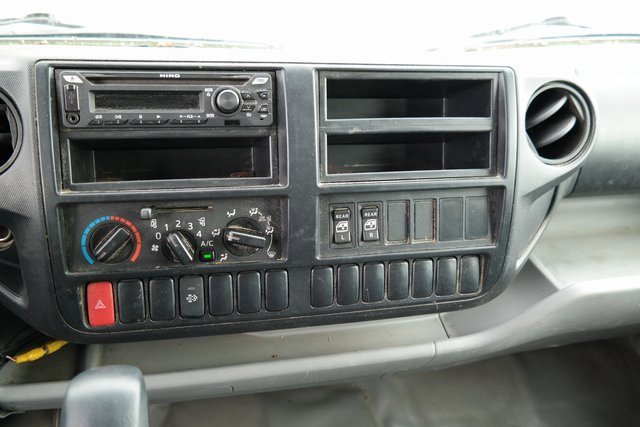 Used 2018  Hino  image 12
