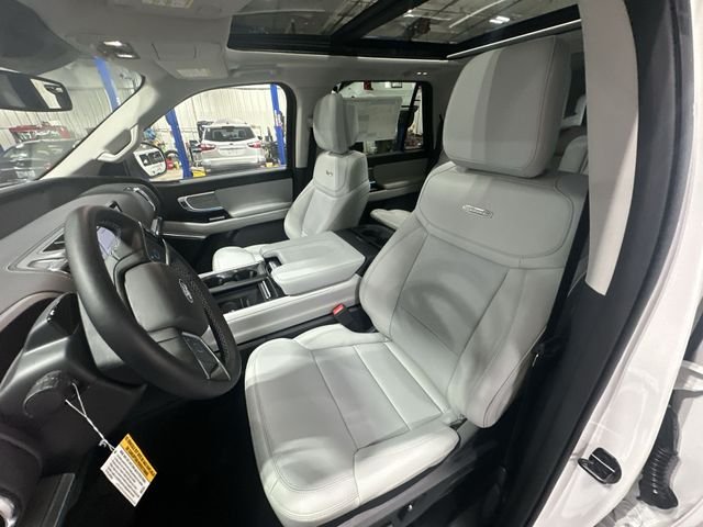 New 2027 White Ford Platinum image 17