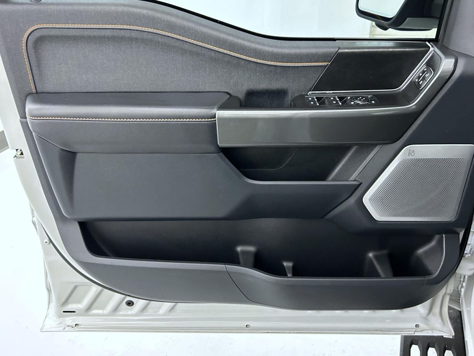 Used 2023 White Ford Tremor image 9