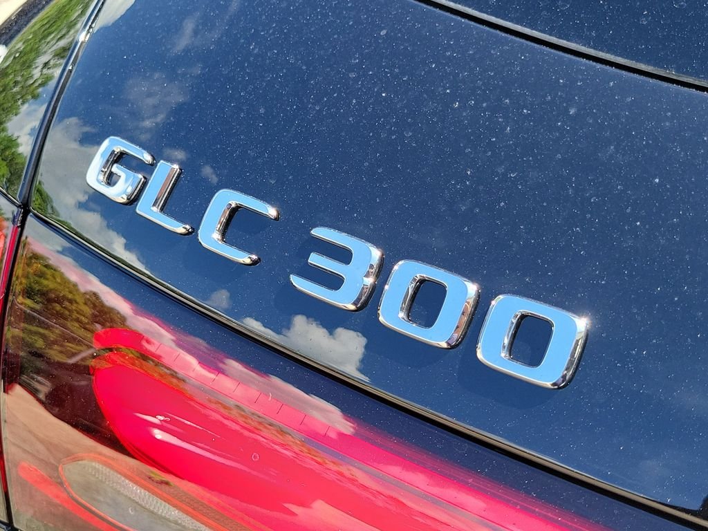 New 2027 Black Mercedes-Benz GLC 300 image 7