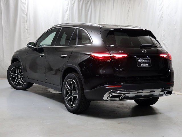 New 2027 Obsidian Black Metallic Mercedes-Benz GLC 300 image 35